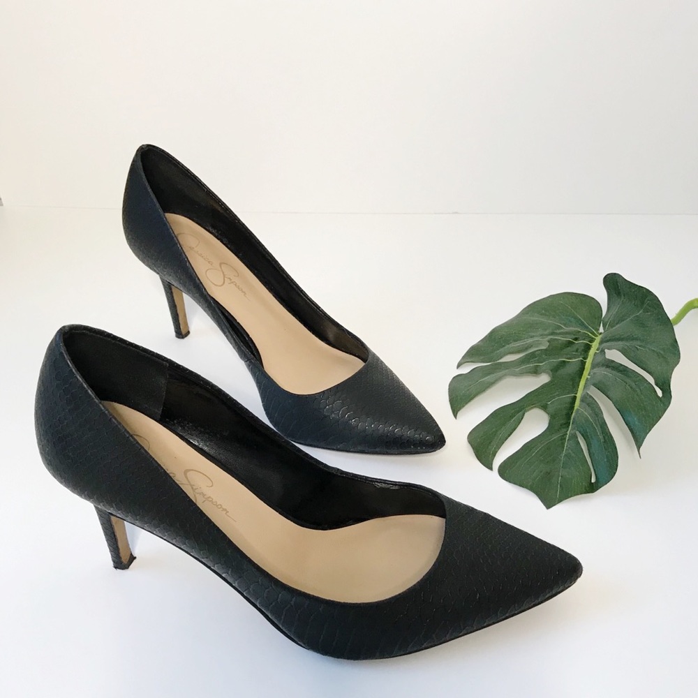 Jessica Simpson W Pointed Toe Pump Black Snakeskin